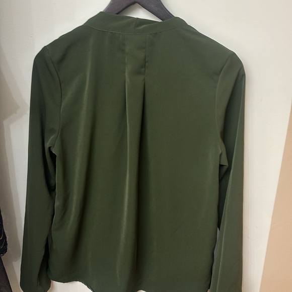 Medium blouse (size 6 SHEIN) - Picture 2 of 2